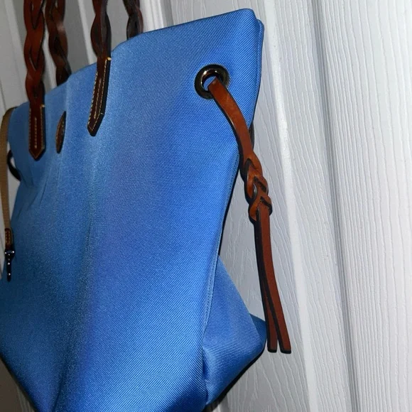DOONEY AND BOURKE SHOPPER TOTE BEAUTIFUL BLUE COLOR Bags